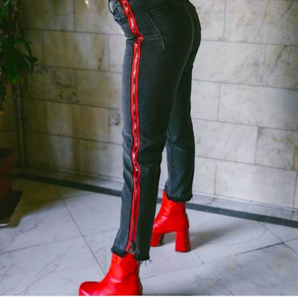 Revice high-waisted zipper jeans